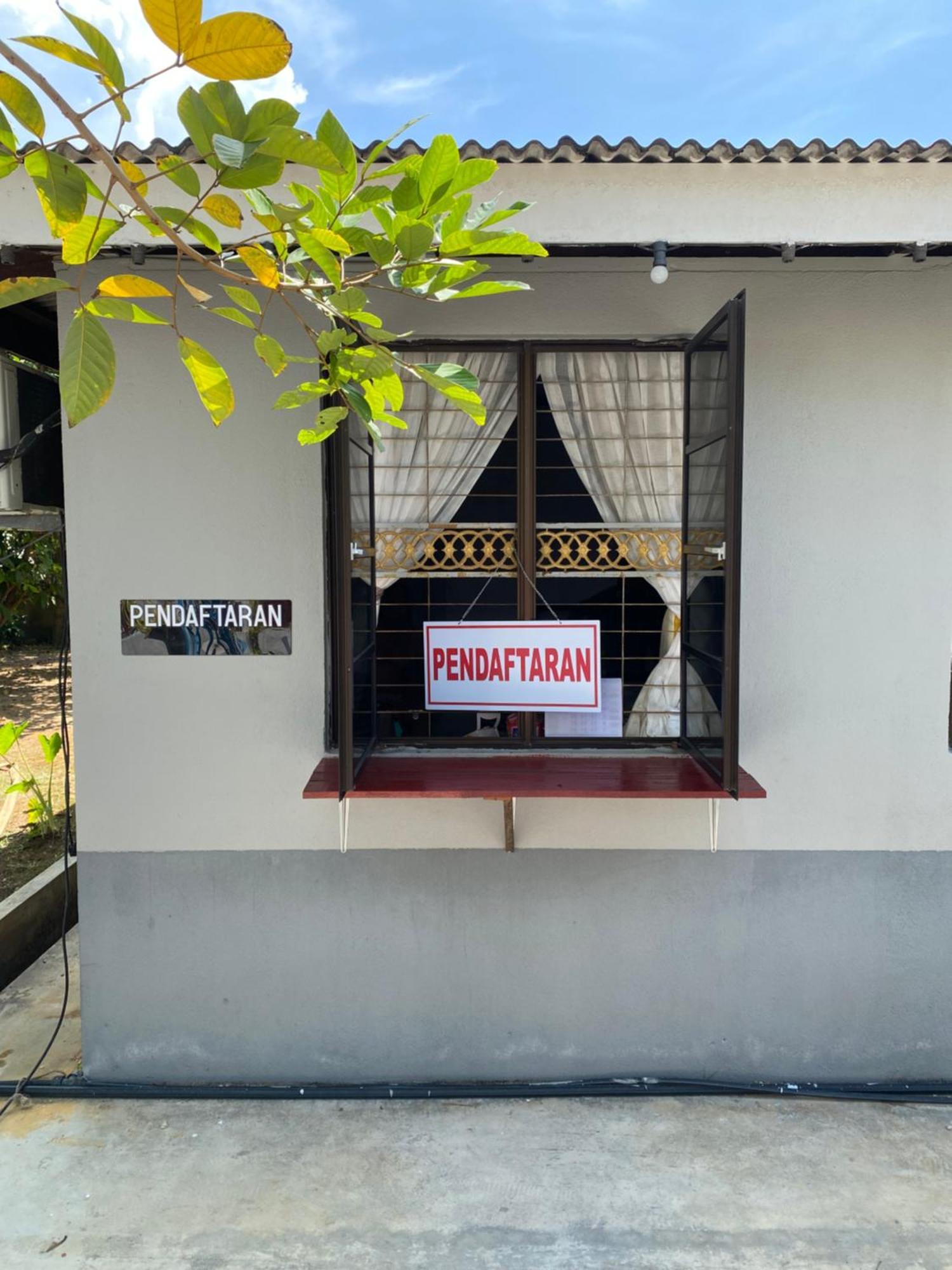 Lakse Inn Homestay Kampong Pengkalan Maras Екстер'єр фото