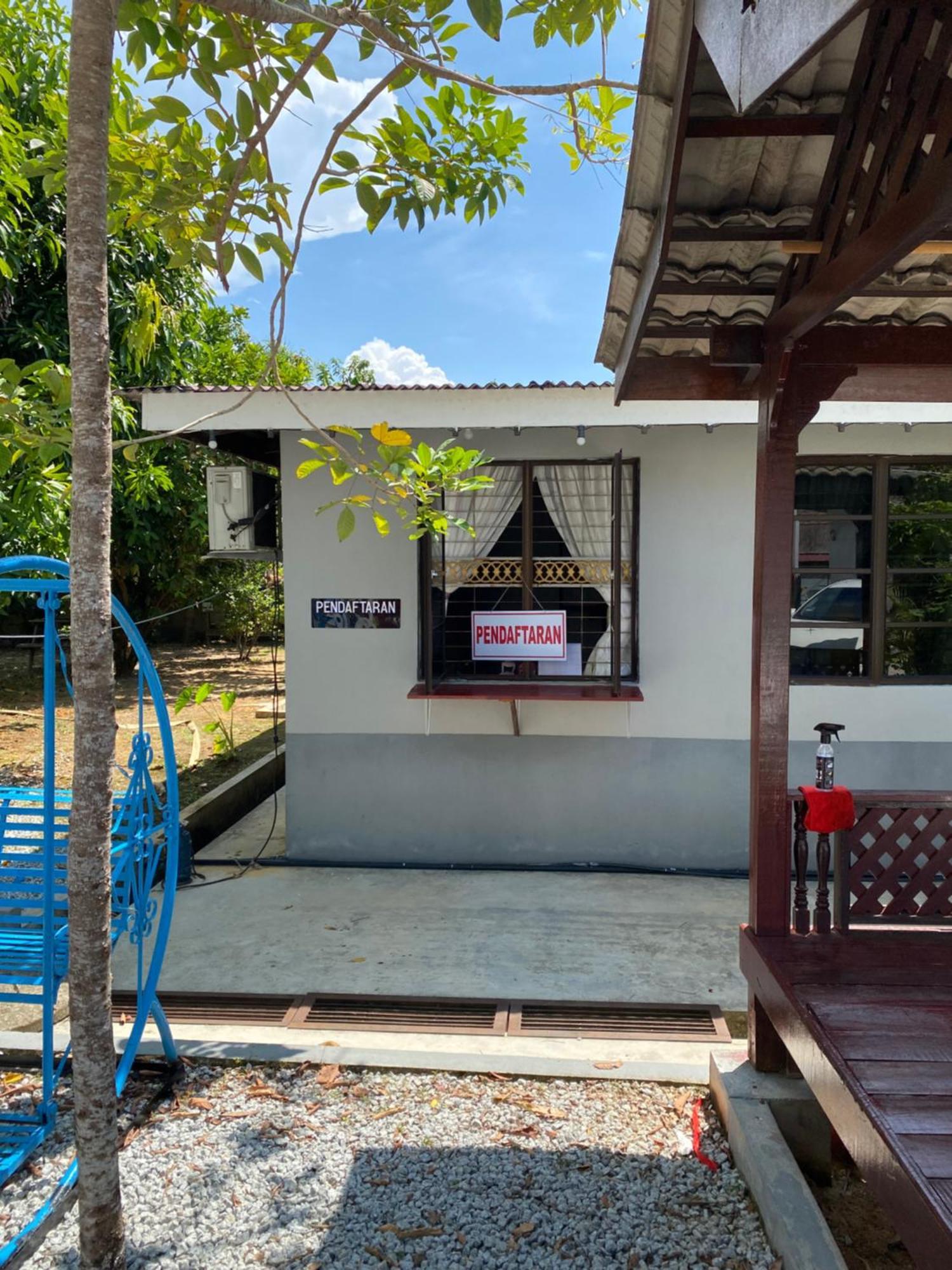 Lakse Inn Homestay Kampong Pengkalan Maras Екстер'єр фото