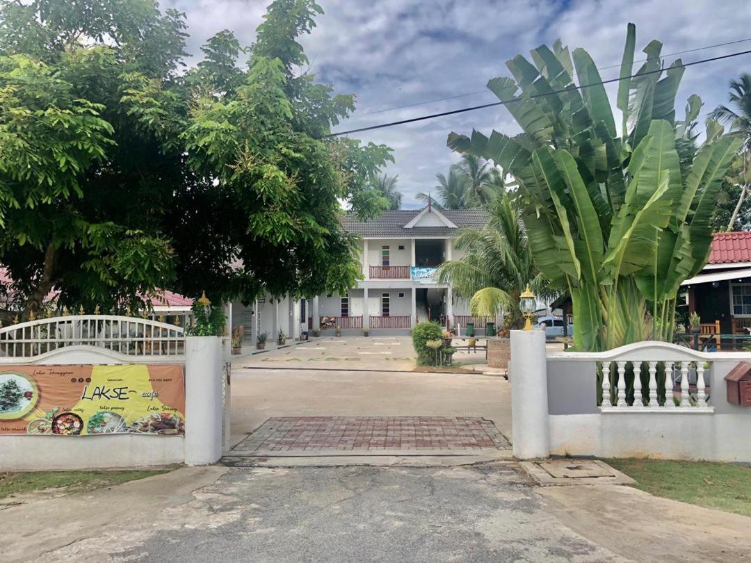 Lakse Inn Homestay Kampong Pengkalan Maras Екстер'єр фото
