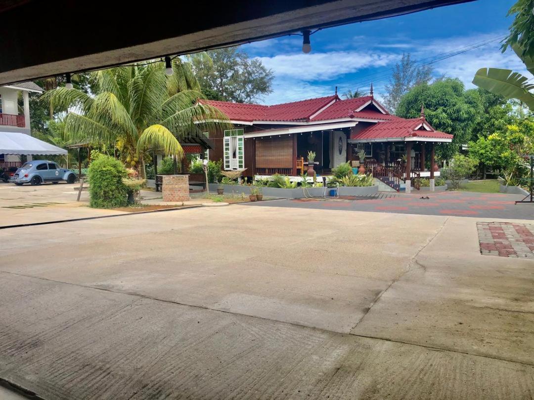 Lakse Inn Homestay Kampong Pengkalan Maras Екстер'єр фото