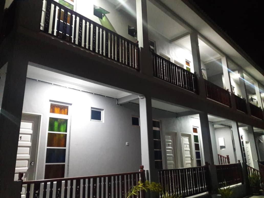 Lakse Inn Homestay Kampong Pengkalan Maras Екстер'єр фото