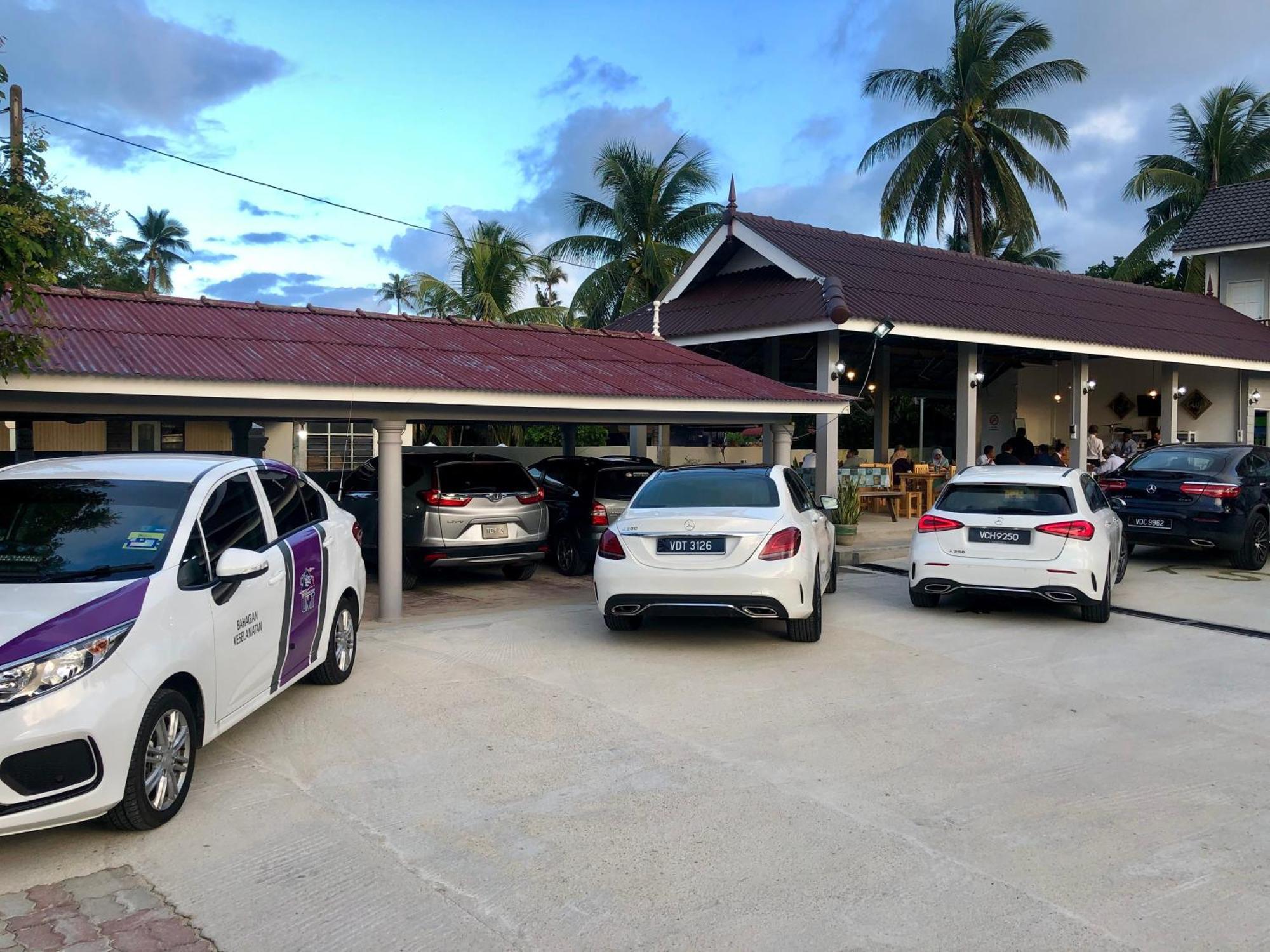 Lakse Inn Homestay Kampong Pengkalan Maras Екстер'єр фото