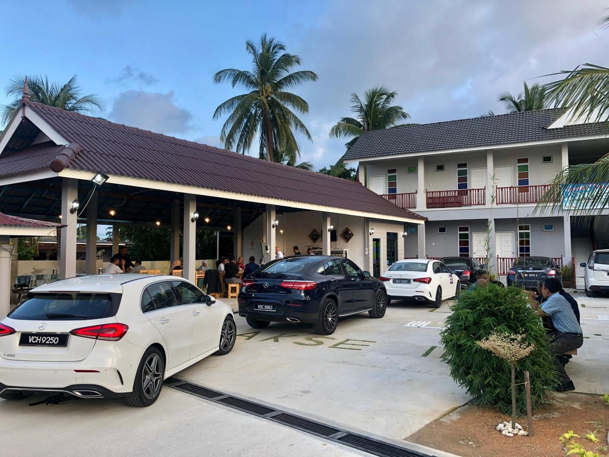 Lakse Inn Homestay Kampong Pengkalan Maras Екстер'єр фото